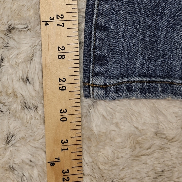 Kut From The Kloth Mid Rise Distressed Medium Wash Jeans Size 8 - Picture 11 of 11